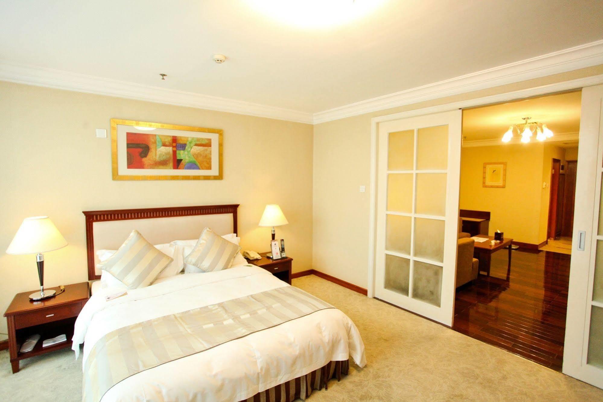 Shenzhen Dongmen Metropark Suites Hotel Exteriör bild